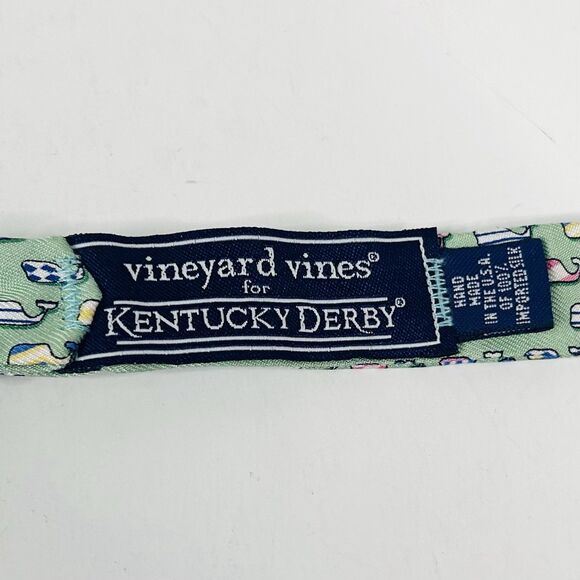 Vineyard Vines for Kentucky Derby 100% Silk Bowtie 13 3/4-17 1/2 Green Whales - Picture 3 of 3